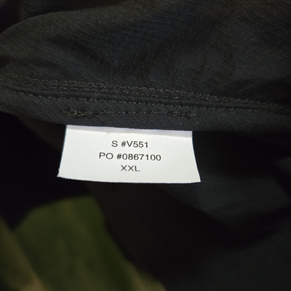 Vuori Men's Black Lightwieght Rain Jacket - Picture 4 of 4